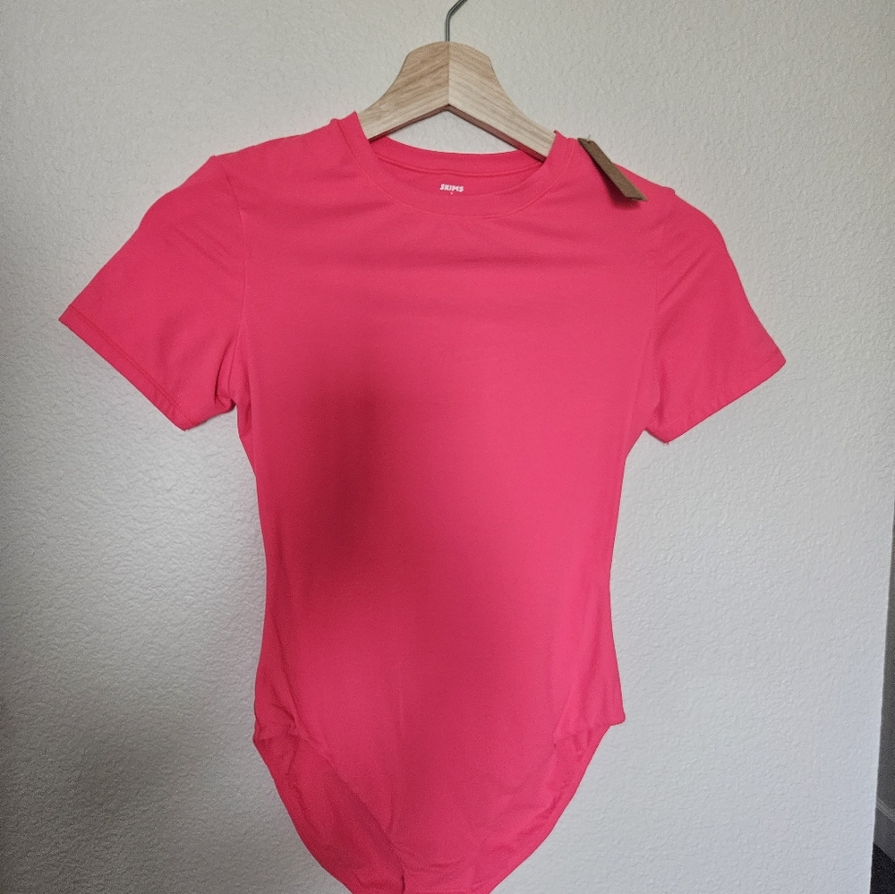 SKIMS Fits Everybody Short Sleeve Bodysuit